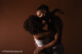 Sexy en verleidelijke koppel fotoshooot